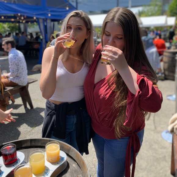 Meet your Posher, Alyssa - Picture 1 of 1